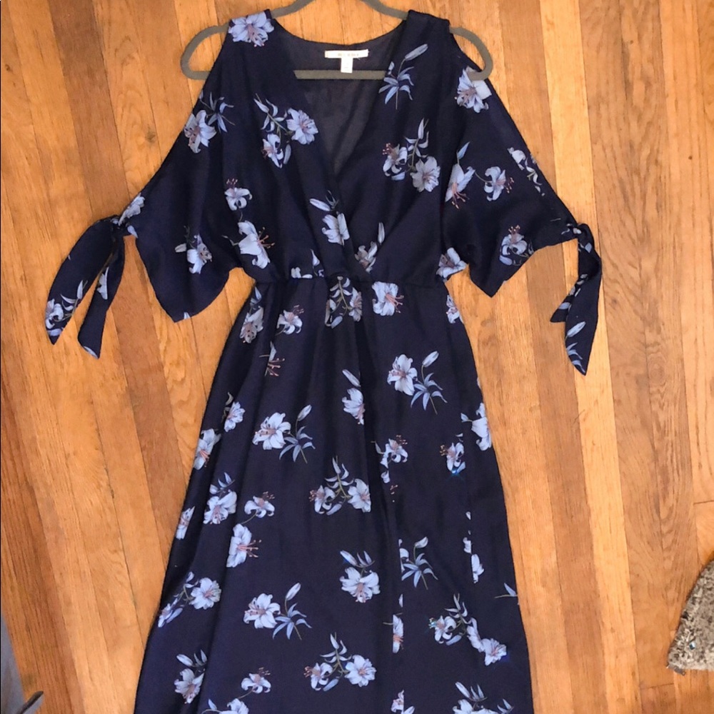 Miami navy floral print maxi with wide sleeves and slit up leg size small